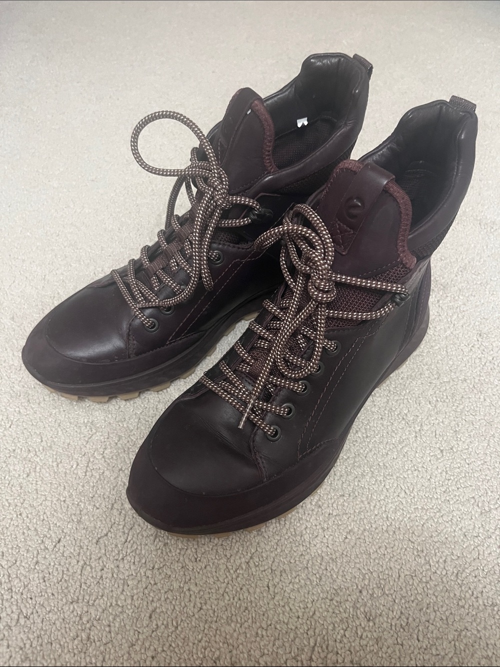 Ecco Women's Burgundy Lace-Up Winter Boots water repellent